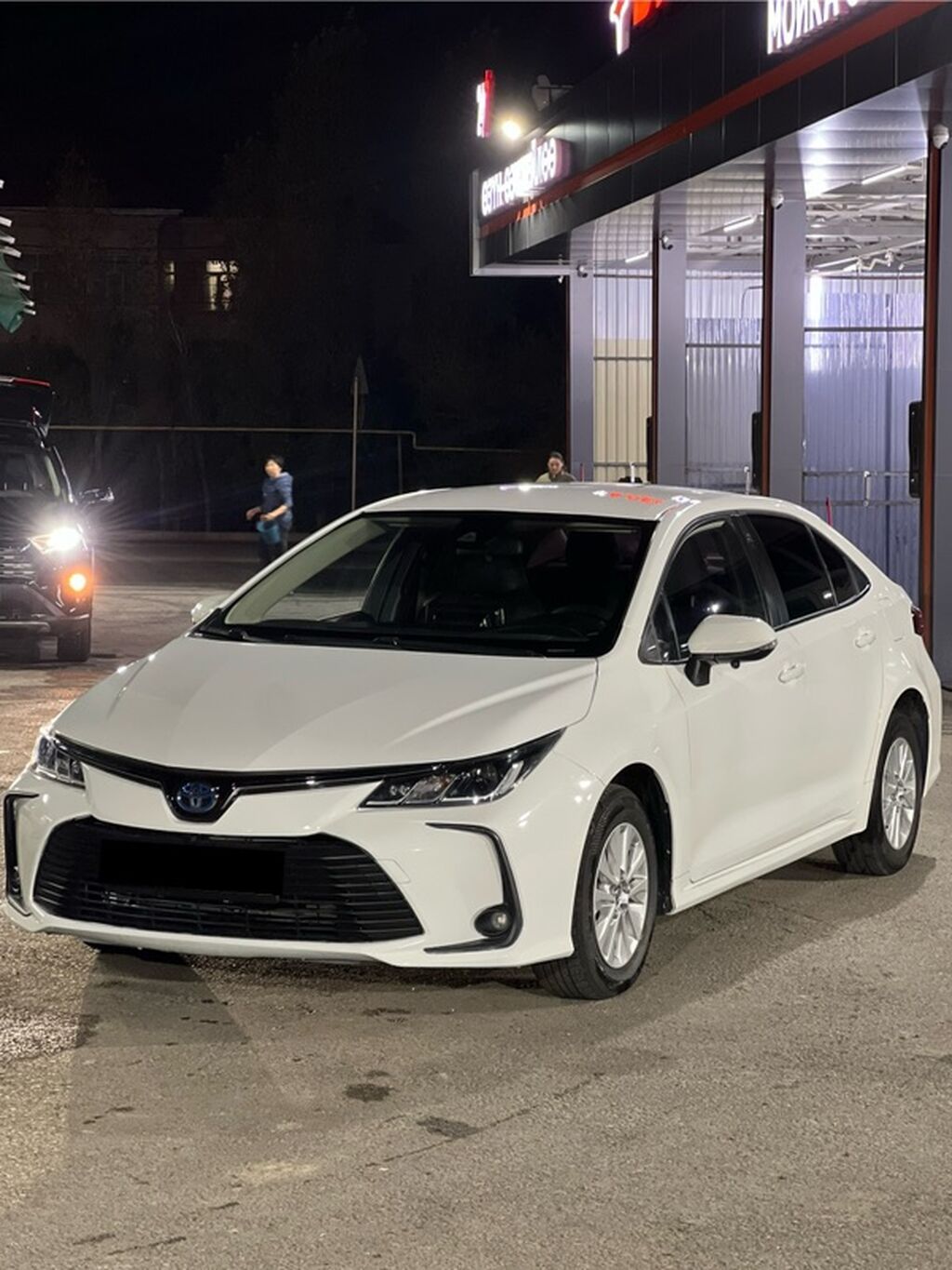 Toyota Corolla: 2020 г., 1.8 л, Бензин, Седан: фото 2