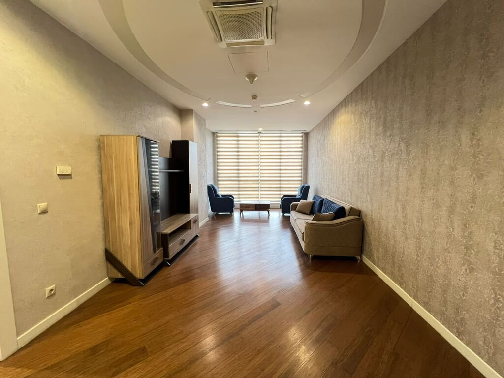 BİZNES MƏRKƏZİNDƏ OFİSLƏR İCARƏYƏ VERİLİR Əlverişli biznes mərkəzində