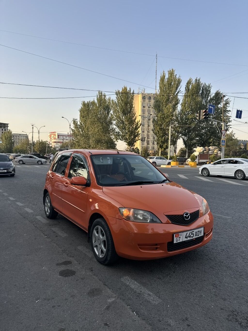 Mazda Demio: 2003 г., 1.3 л, Автомат, Бензин, Хэтчбэк: фото 1