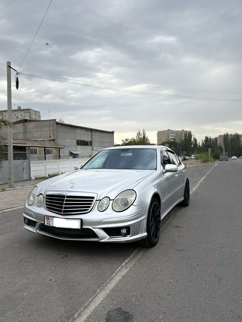 Mercedes-Benz E-Class: 2002 г., 5 л, Автомат, Бензин, Седан: фото 3