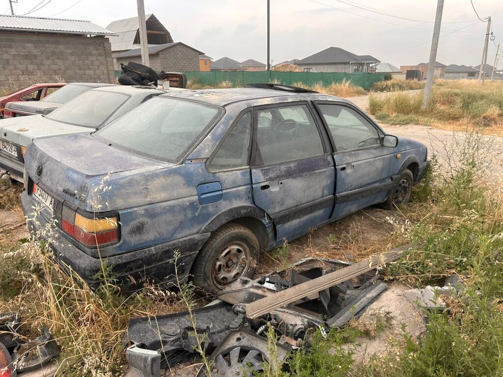 Volkswagen Passat: 1989 г., 1.8 л, Седан: фото 5