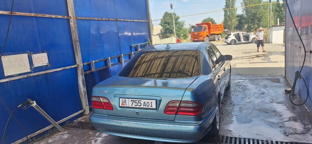 Mercedes-Benz E-Class: 2002 г., 2 л, Автомат, Бензин, Седан: фото 3