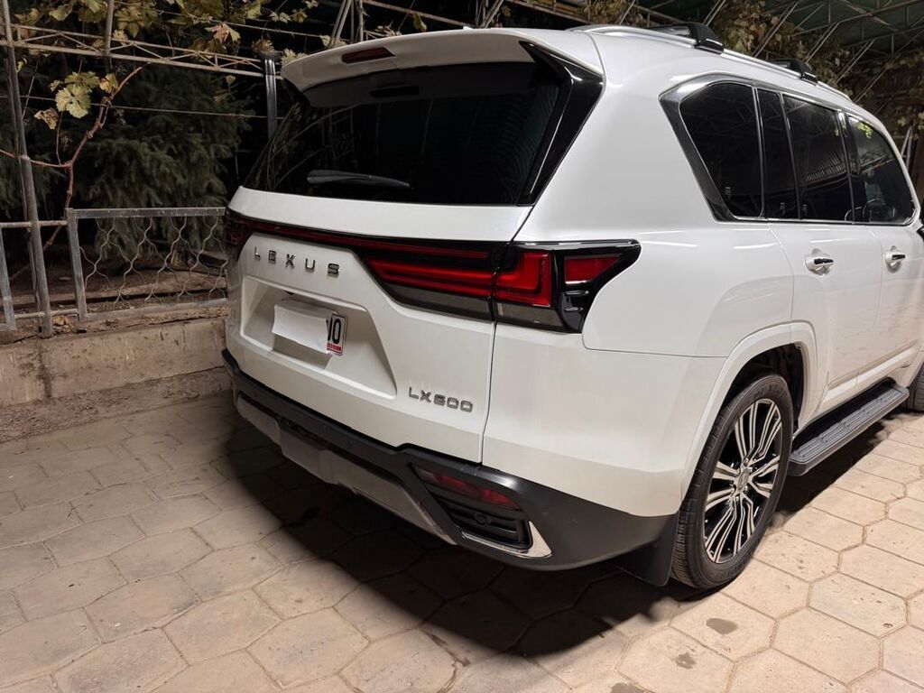 Lexus LX: 2022 г., 3.5 л, Внедорожник: фото 2
