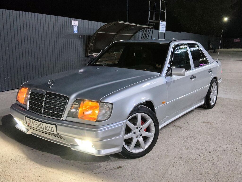 Mercedes-Benz W124: 1994 г., 2.2 л, Механика, Бензин, Седан: фото 1