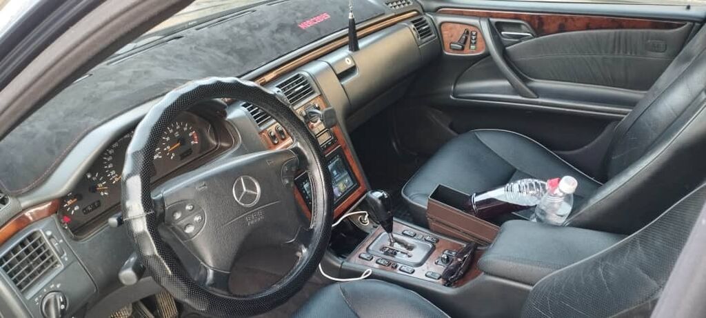 Mercedes-Benz E-Class: 2001 г., 2.6 л, Автомат, Бензин, Универсал: фото 3