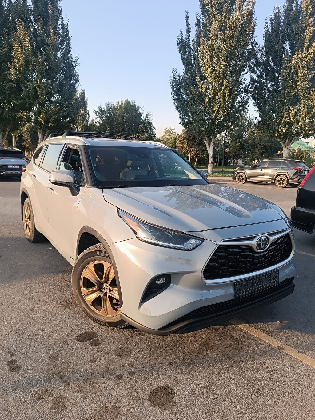 Toyota Highlander: 2021 г., 2.5 л, Автомат, Гибрид, Кроссовер: фото 2