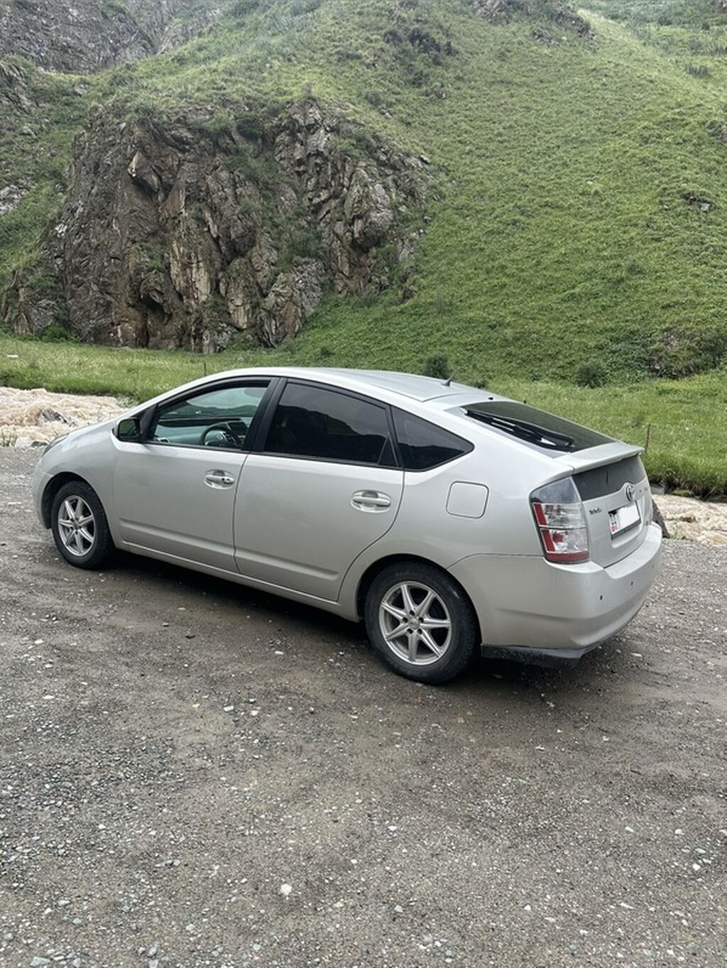 Toyota Prius: 2004 г., 1.5 л, Автомат, Гибрид, Хэтчбэк: фото 3