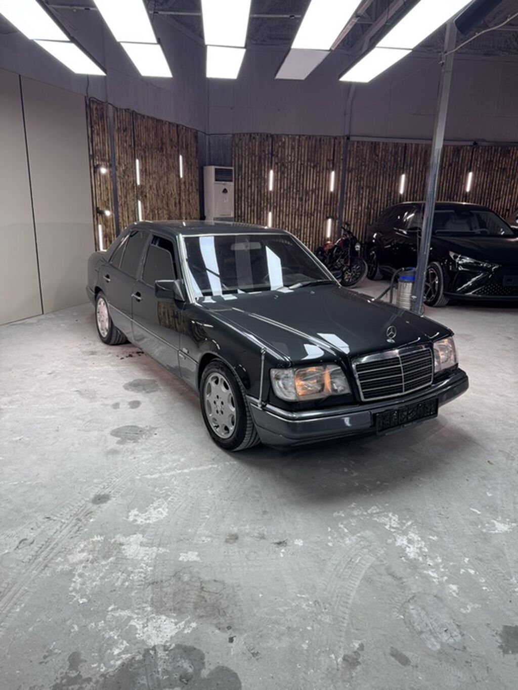 Mercedes-Benz W124: 1995 г., 3.2 л, Автомат, Бензин, Седан: фото 2