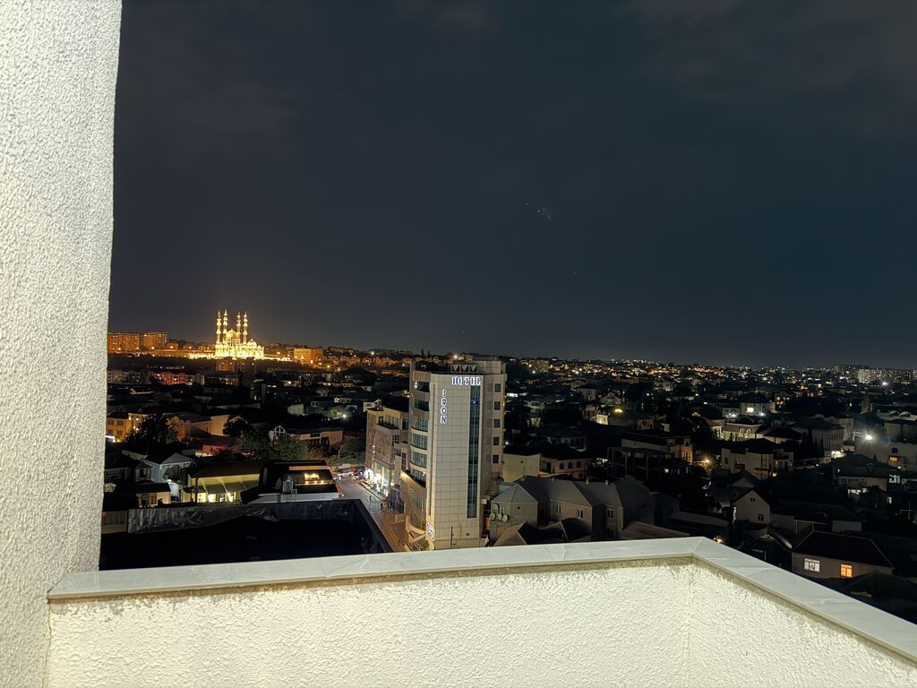 6-cı mikrorayon, 3 otaqlı, Yeni tikili, m. Azadlıq Prospekti, 132 kv. m
