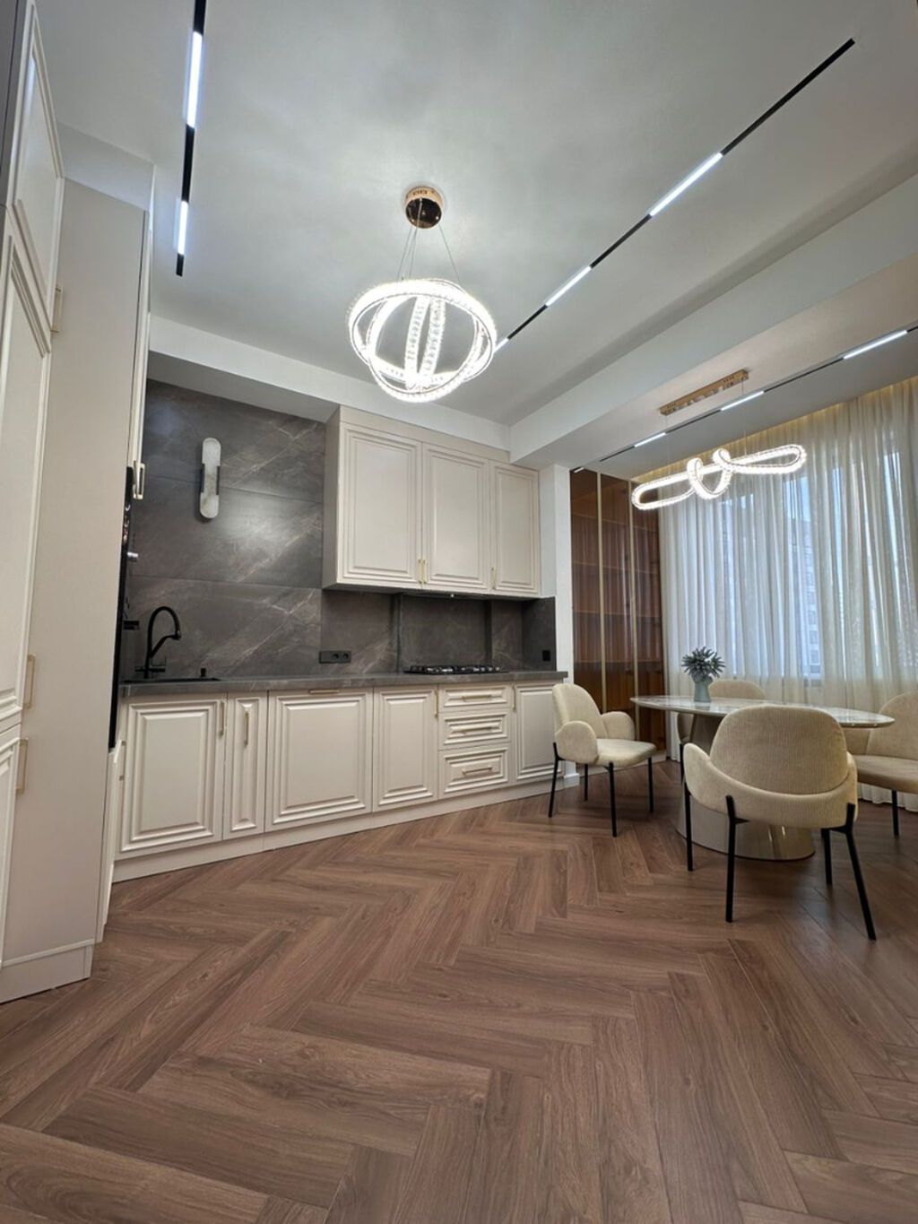 2 комнаты, 77 м², Элитка, 8 этаж, Евроремонт — фото 3