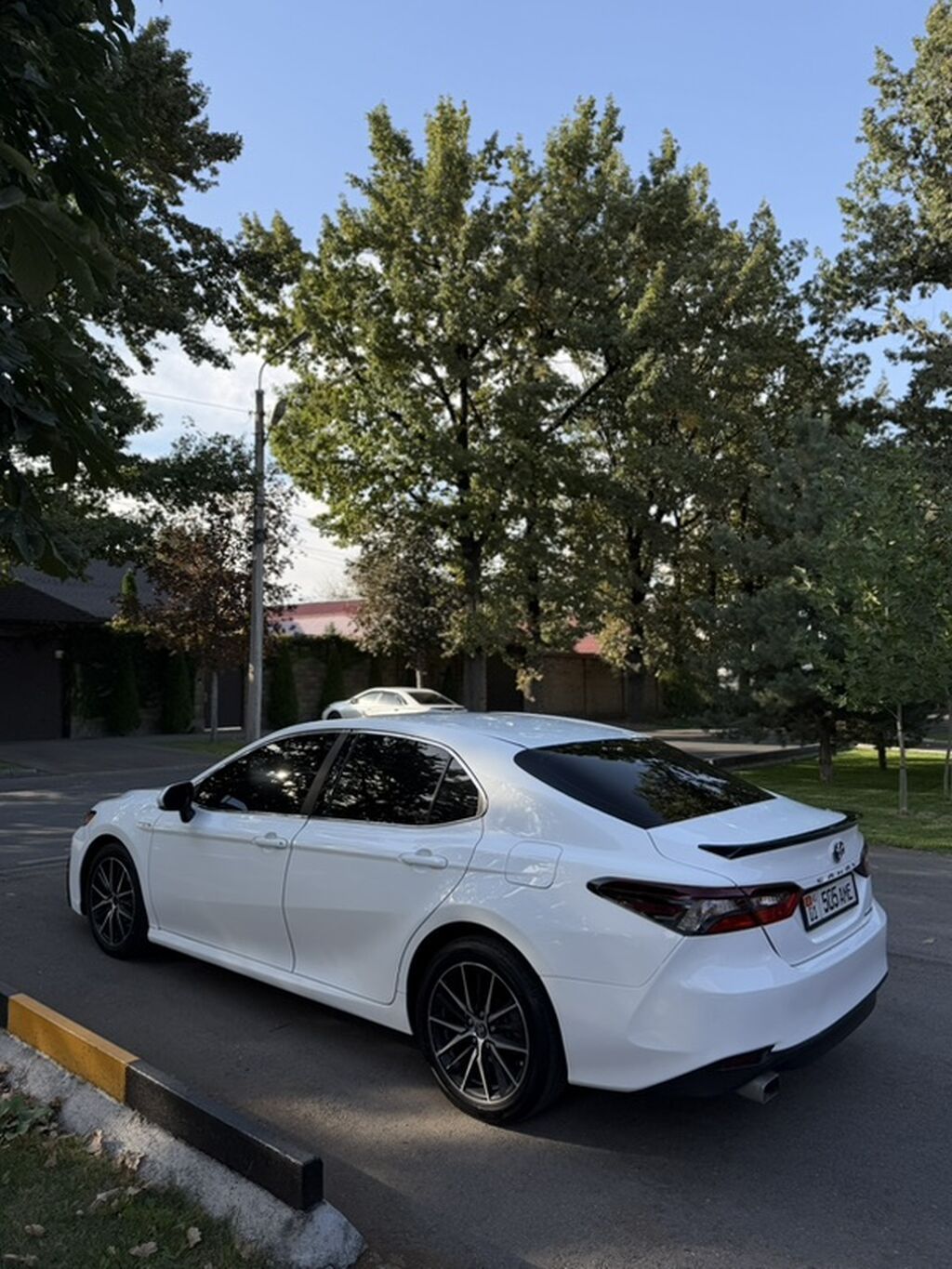 Toyota Camry: 2021 г., Вариатор, Гибрид, Седан: фото 4