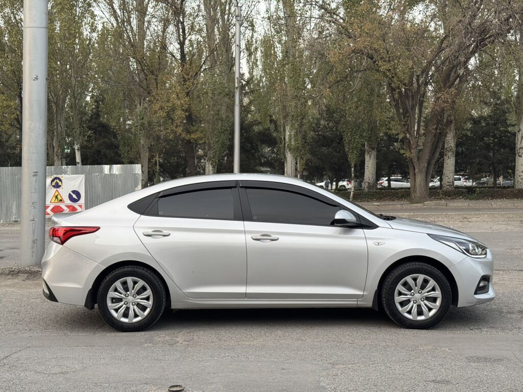 Hyundai Accent: 2018 г., 1.6 л, Автомат, Бензин, Седан: фото 4