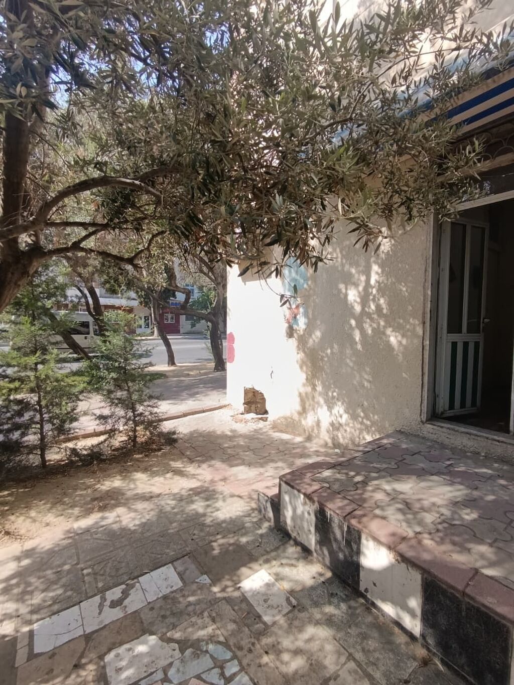 Obyekt – birbaşa yola baxan girişli məkan ikiqat qapı, istilik mərkəzi