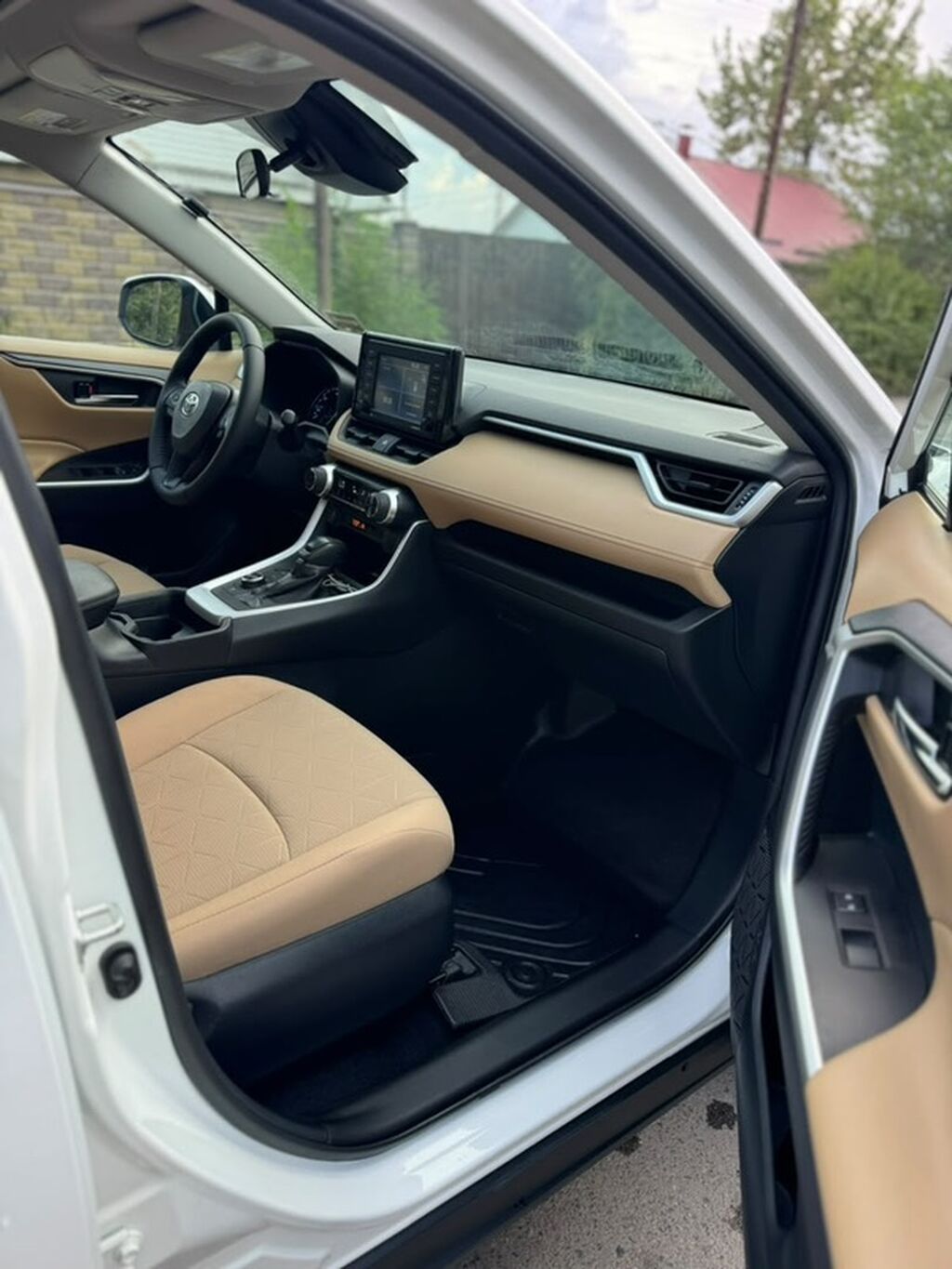 Toyota RAV4: 2020 г., 2.5 л, Автомат, Гибрид, Кроссовер: фото 6