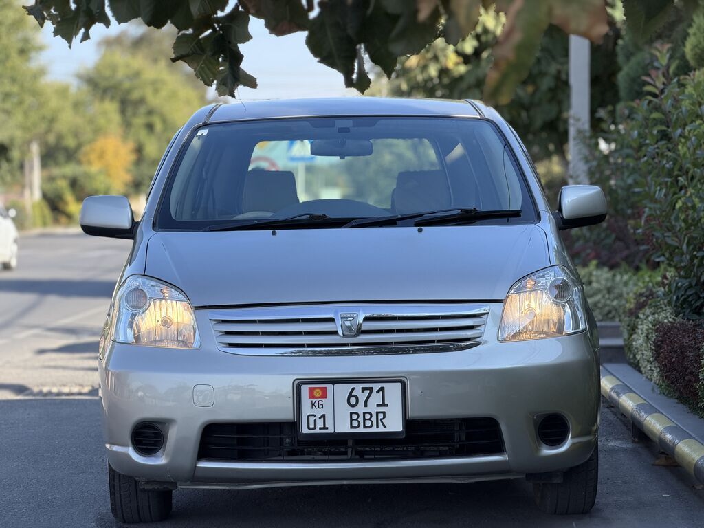 Toyota Raum: 2003 г., 1.5 л, Автомат, Бензин, Хэтчбэк: фото 2