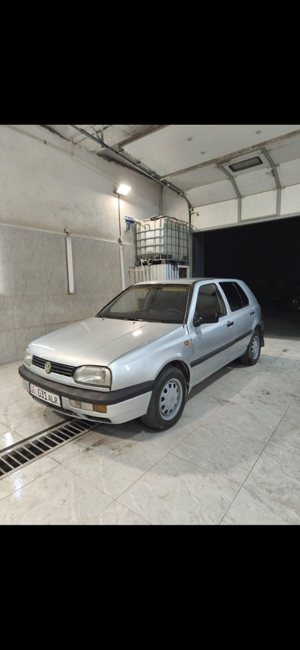 Volkswagen Golf: 1993 г., 2 л, Автомат, Бензин, Хэтчбэк: фото 2