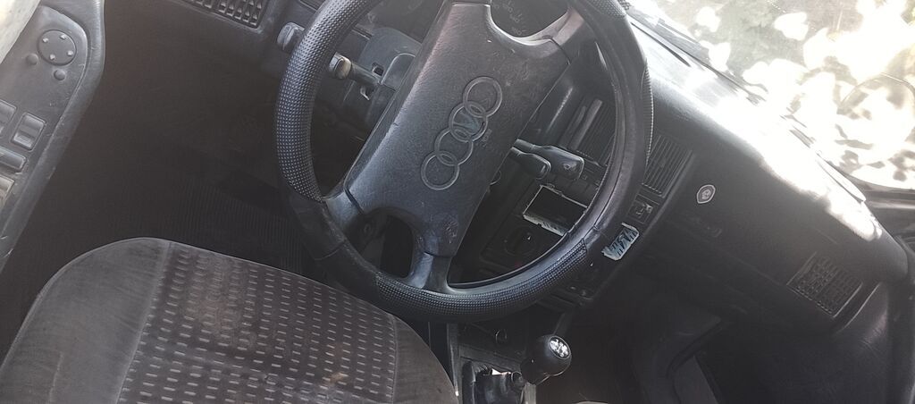 Audi 80: 1991 г., Механика, Бензин, Седан: фото 2