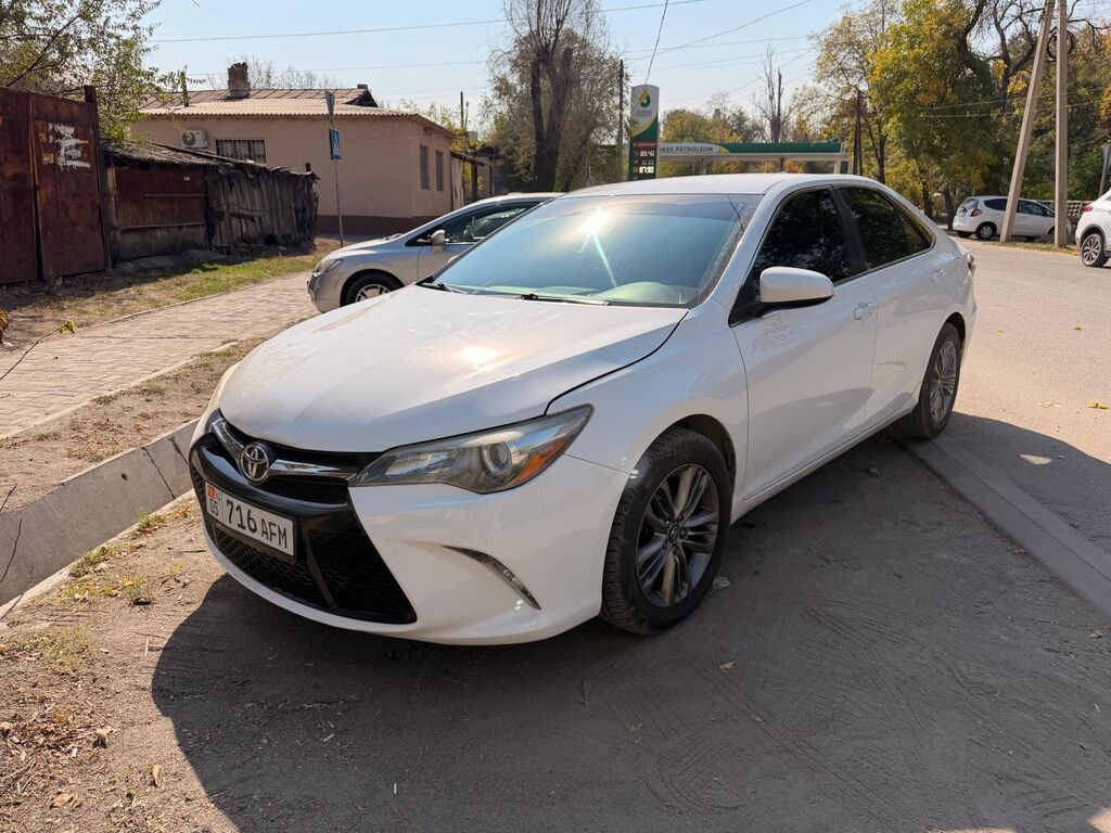 Toyota Camry: 2016 г., Автомат, Бензин, Седан: фото 1