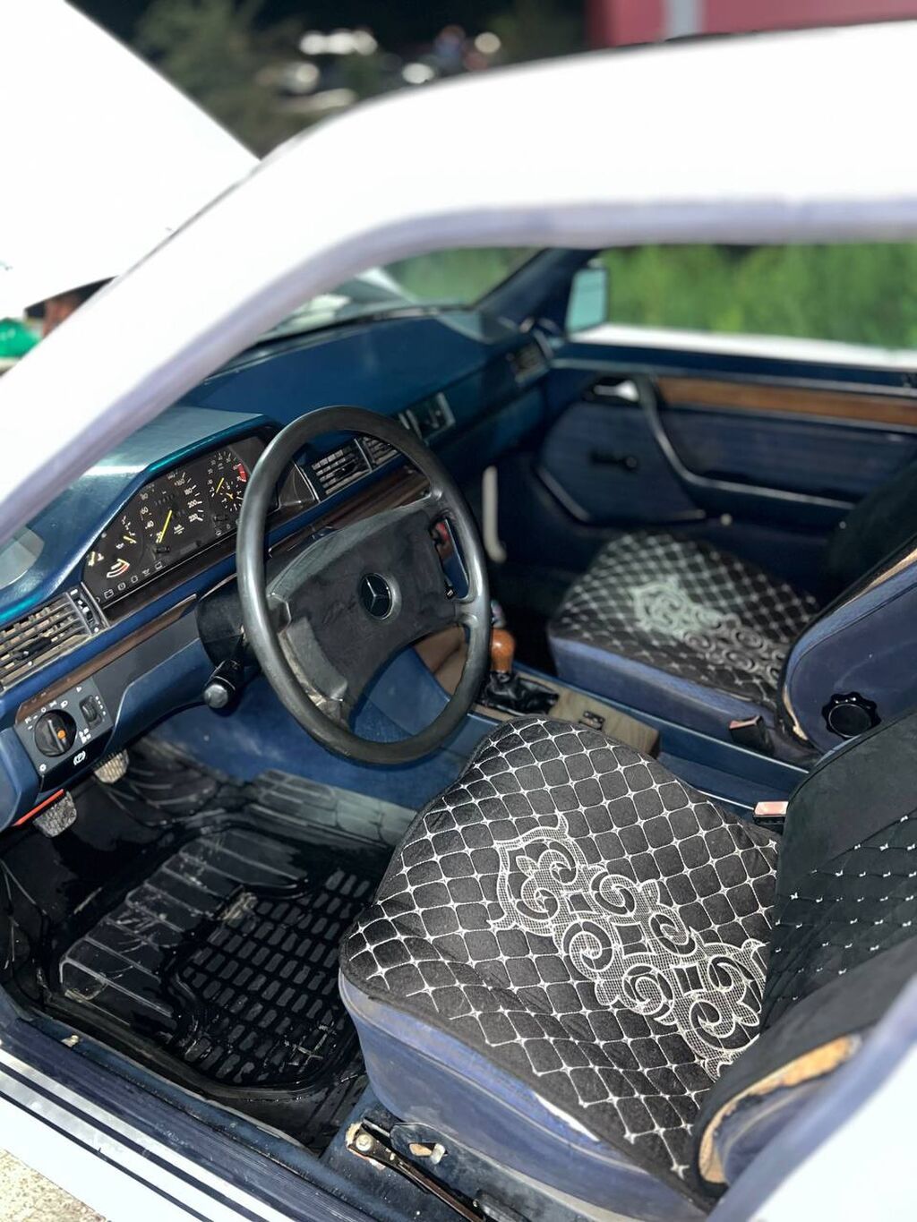 Mercedes-Benz W124: 1990 г., 2.3 л, Механика, Бензин, Седан: фото 3