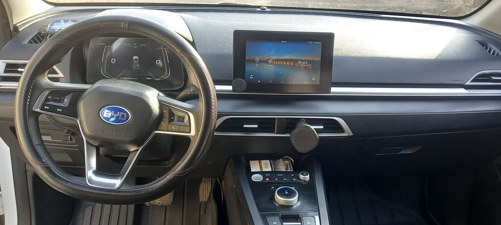 BYD E3: 2020 г., Электромобиль, Седан: фото 5