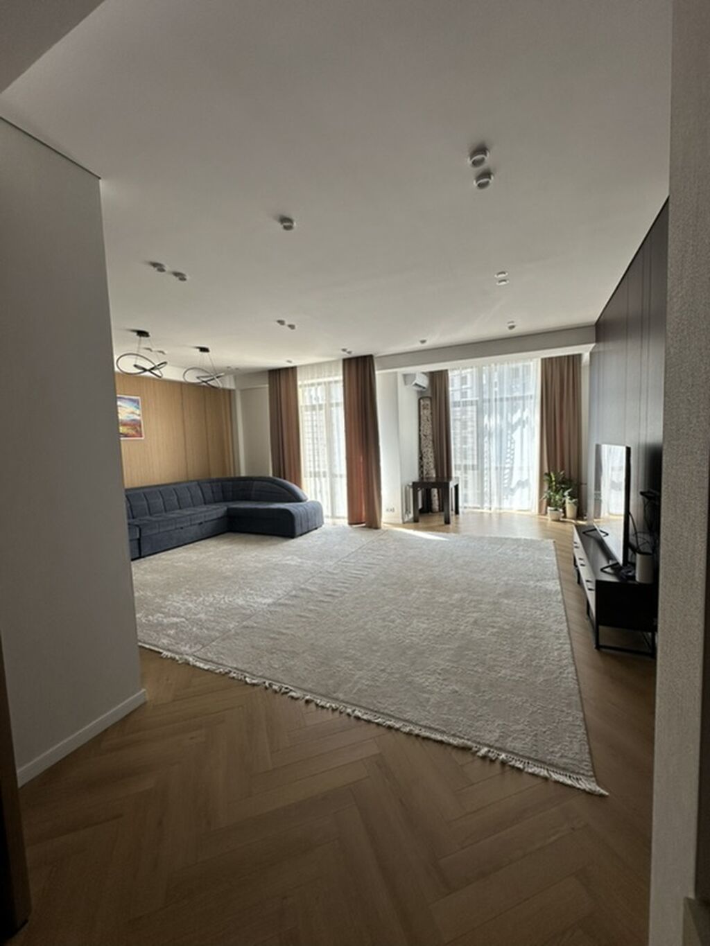3 комнаты, 129 м², Элитка, 8 этаж, Дизайнерский ремонт: фото 2