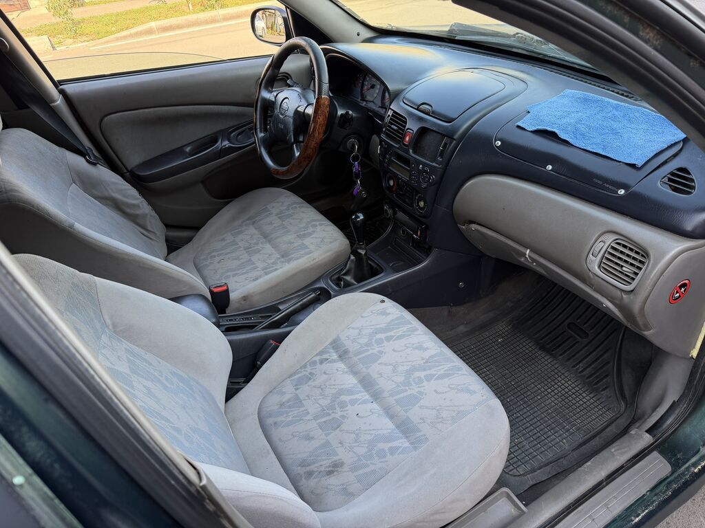Nissan Almera: 2000 г., 1.8 л, Механика, Бензин, Седан: фото 5
