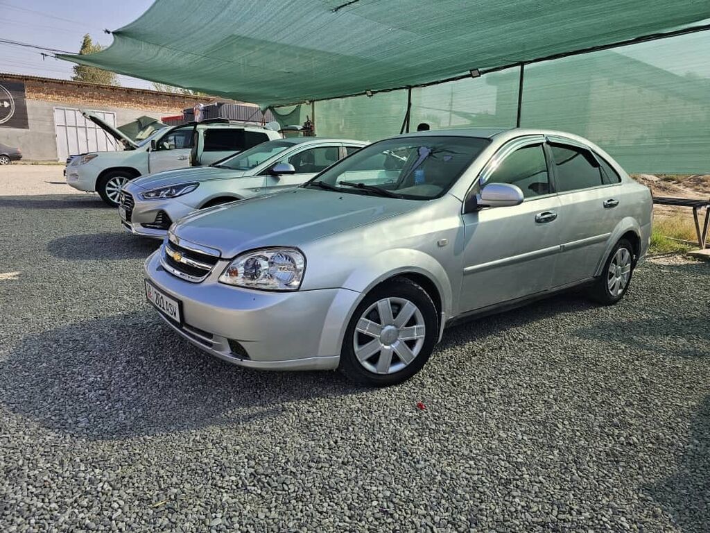 Chevrolet Lacetti: 2004 г., 1.6 л, Автомат, Бензин, Седан: фото 1