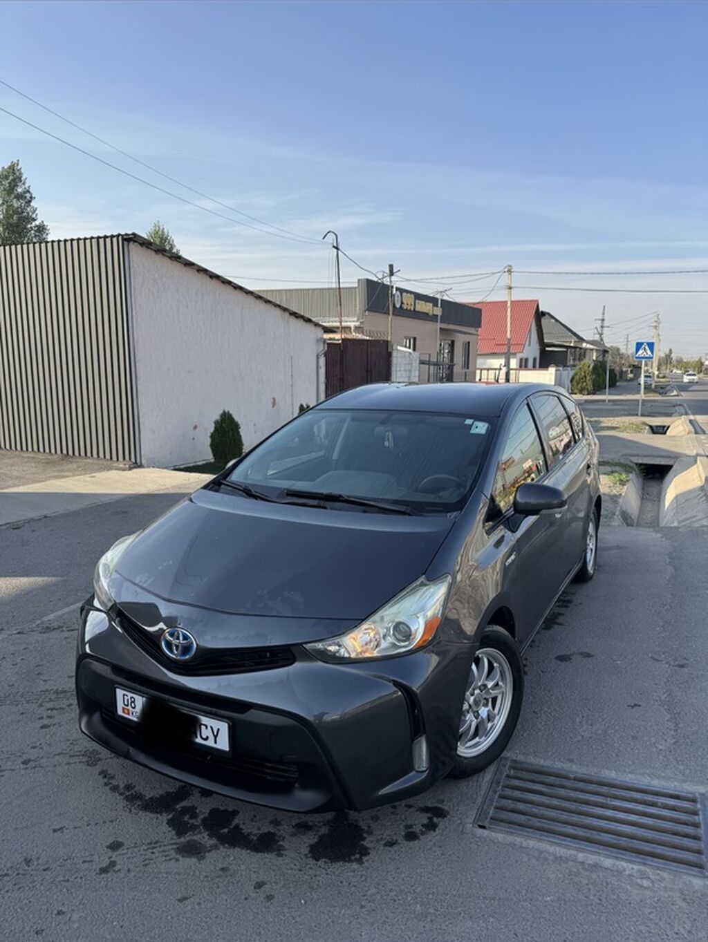 Toyota Prius V: 2016 г., 1.8 л, Вариатор, Гибрид, Минивэн: фото 4
