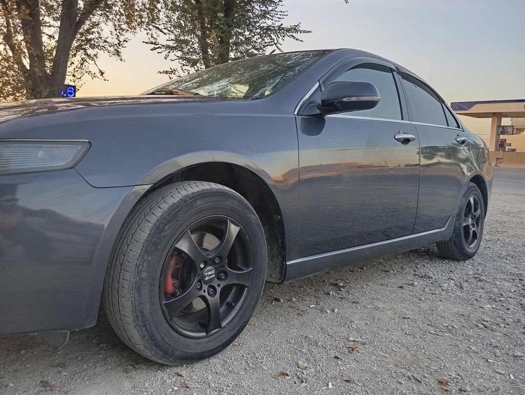 Honda Accord: 2004 г., 2 л, Автомат, Бензин, Седан: фото 4