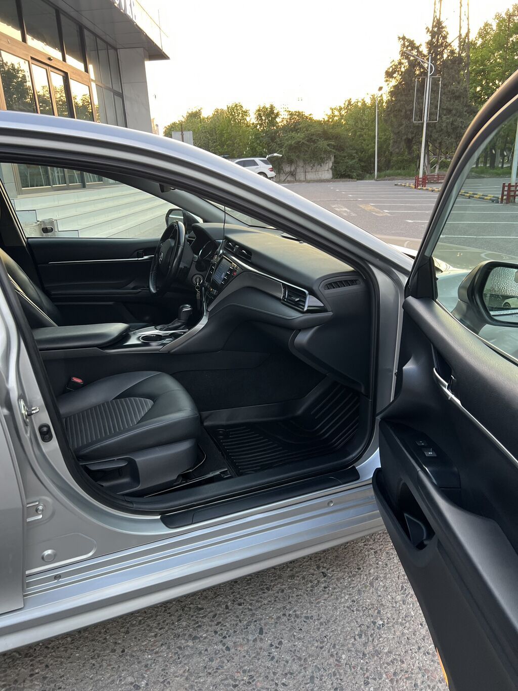 Toyota Camry: 2019 г., 2.5 л, Автомат, Бензин, Седан: фото 3