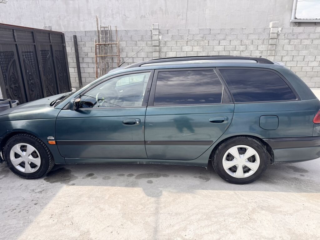 Toyota Avensis: 2001 г., 2 л, Механика, Дизель, Универсал: фото 2