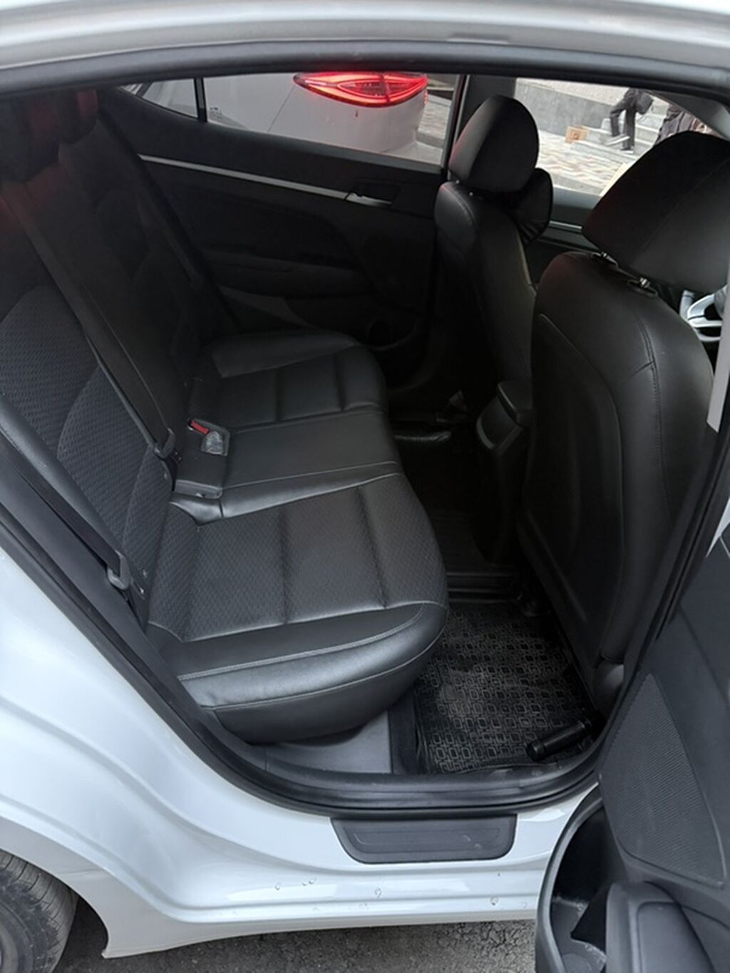 Hyundai Avante: 2018 г., 1.6 л, Вариатор, Бензин, Седан: фото 6