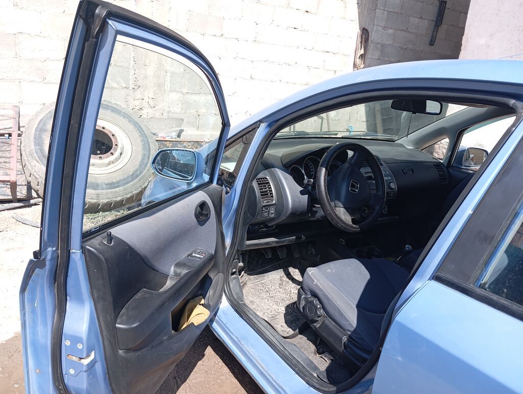 Honda Jazz: 2003 г., 1.5 л, Механика, Бензин, Хэтчбэк: фото 8