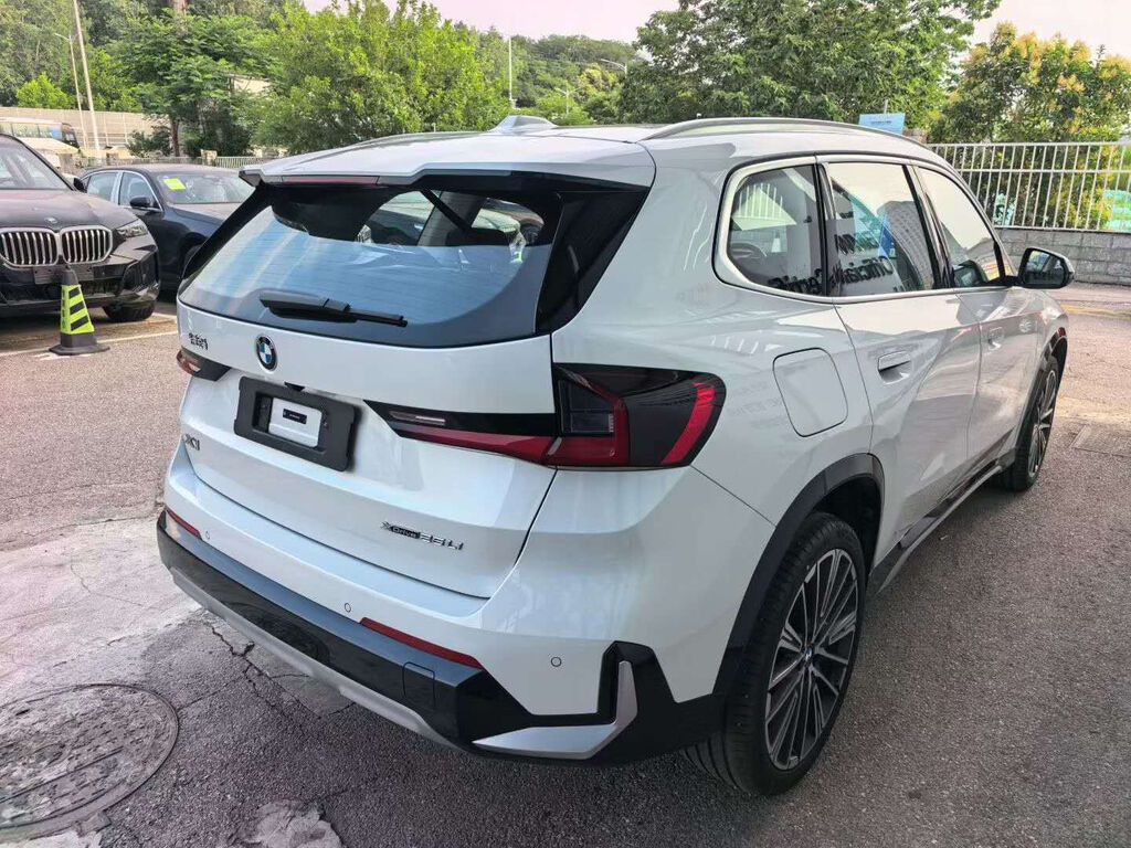 BMW X1: 2025 г., 2 л, Автомат, Бензин, Внедорожник: фото 8