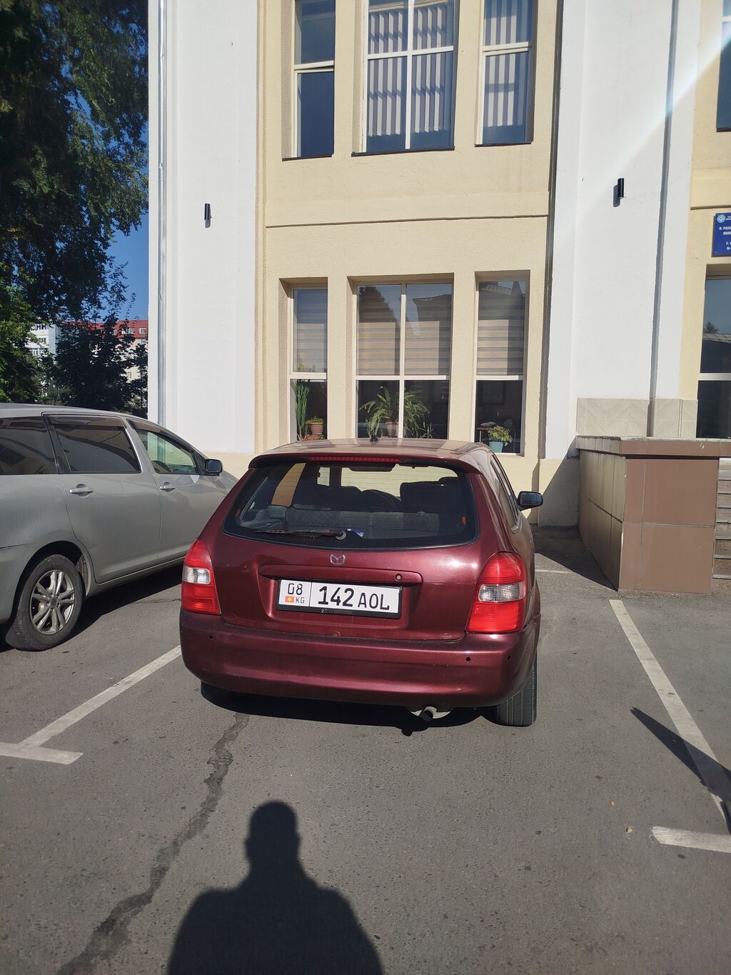 Mazda 323: 1998 г., 1.5 л, Механика, Бензин, Хэтчбэк: фото 2