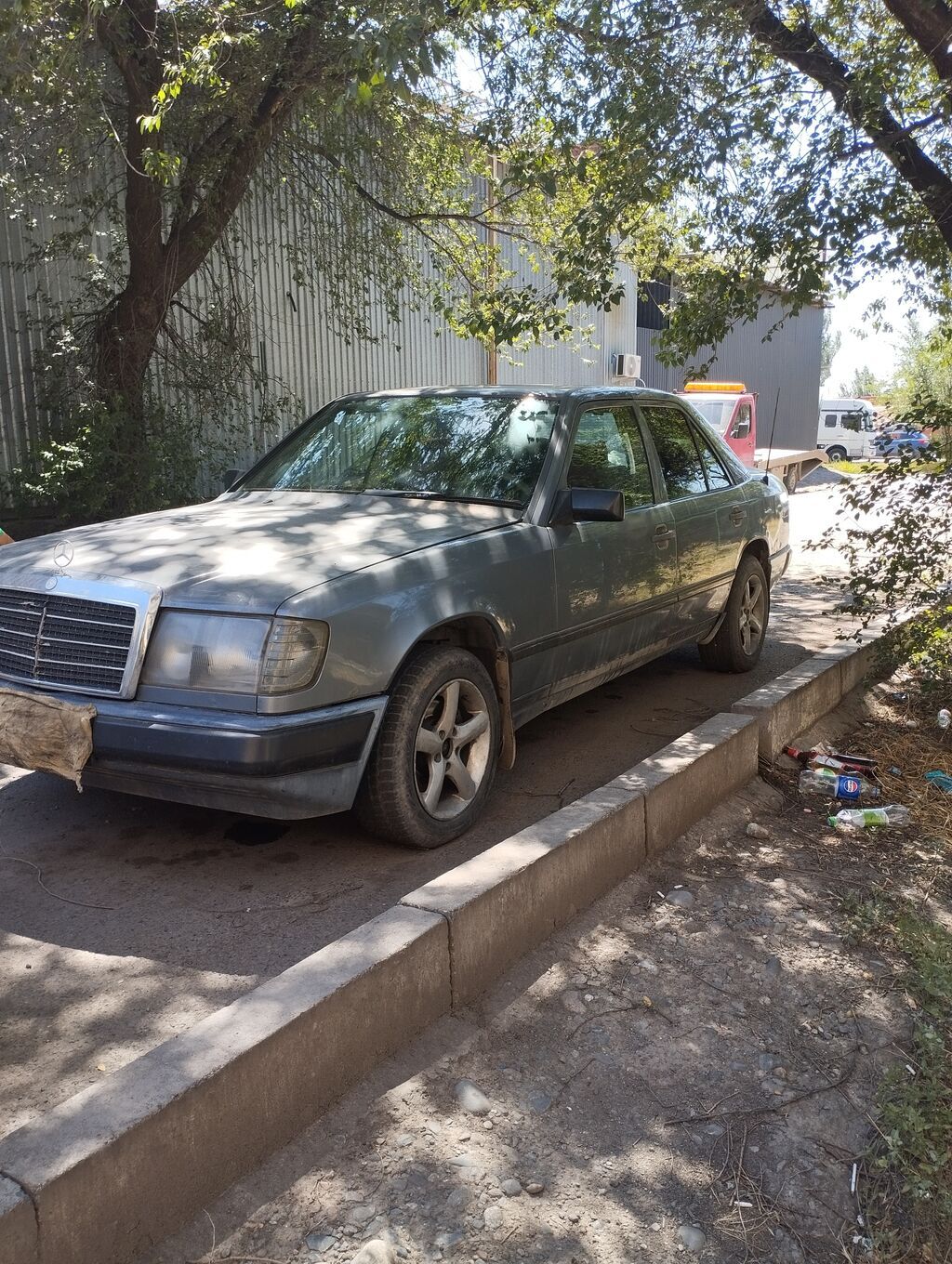 Mercedes-Benz W124: 1989 г., 2.3 л, Механика, Бензин, Седан — фото 4