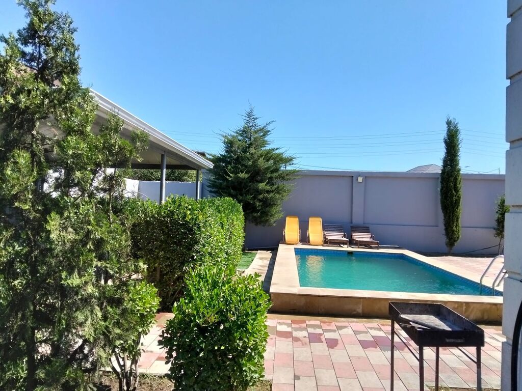 Mərdəkanda 3 otaqlı həyət evi kirayə verilir, 200 m², 250 AZN/ay, şəkil 2 / 12