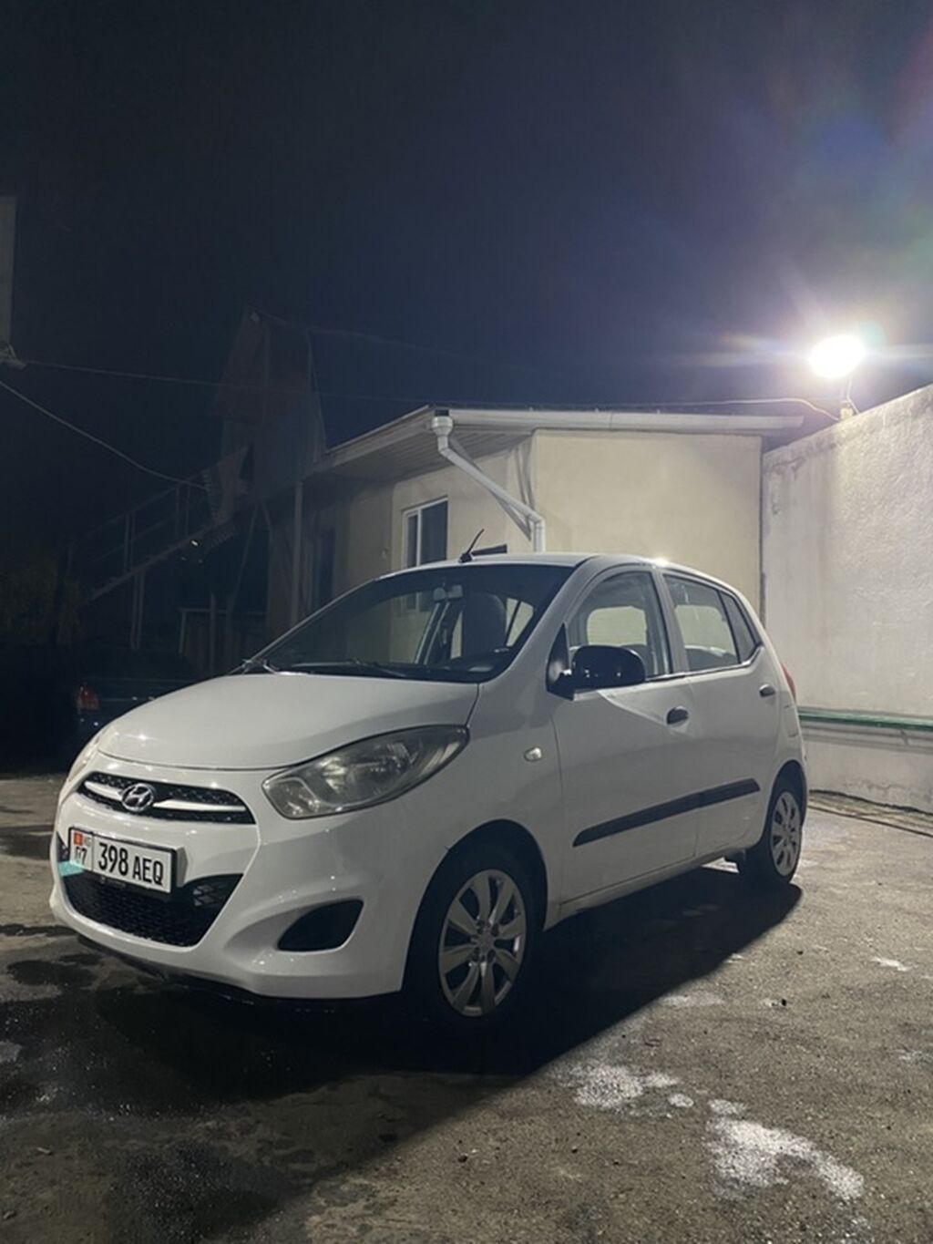 Hyundai i10: 2011 г., 1.1 л, Механика, Бензин, Хэтчбэк: фото 2