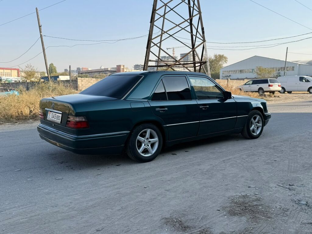 Mercedes-Benz W124: 1994 г., 3.2 л, Автомат, Бензин, Седан: фото 2