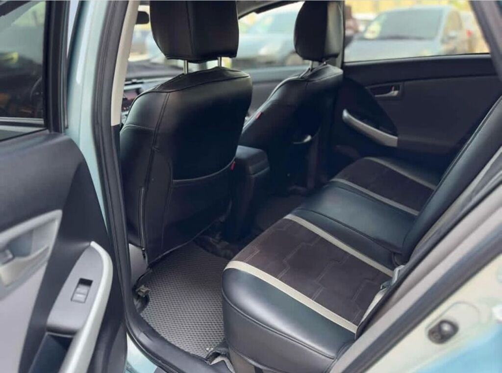 Toyota Prius: 2013 г., Вариатор, Гибрид, Хэтчбэк: фото 8