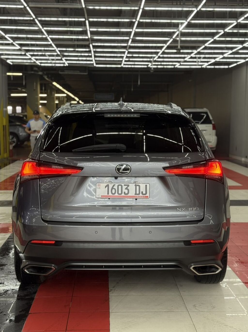 Lexus NX: 2019 г., 2 л, Автомат, Бензин, Кроссовер: фото 6