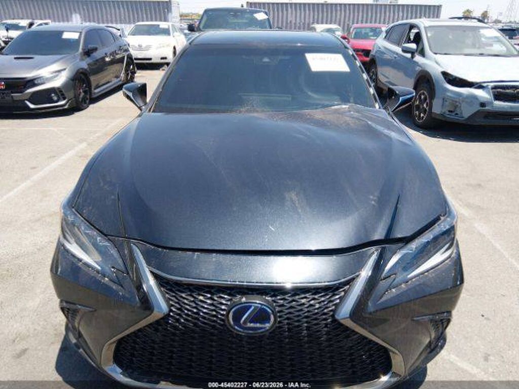 Lexus ES
