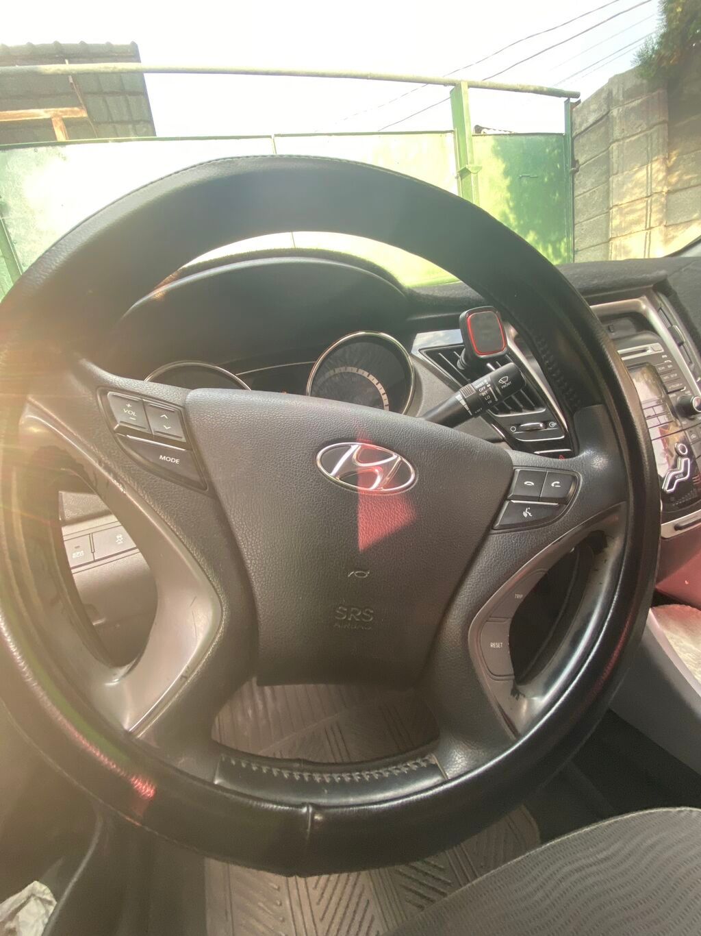Hyundai Sonata: 2010 г., 2 л, Автомат, Бензин, Седан — фото 3
