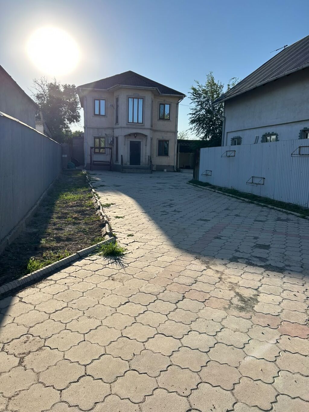 6 комнат, 170 м², 7 соток, Бишкек, Аламединский рынок / базар Агентство недвижимости: фото 2