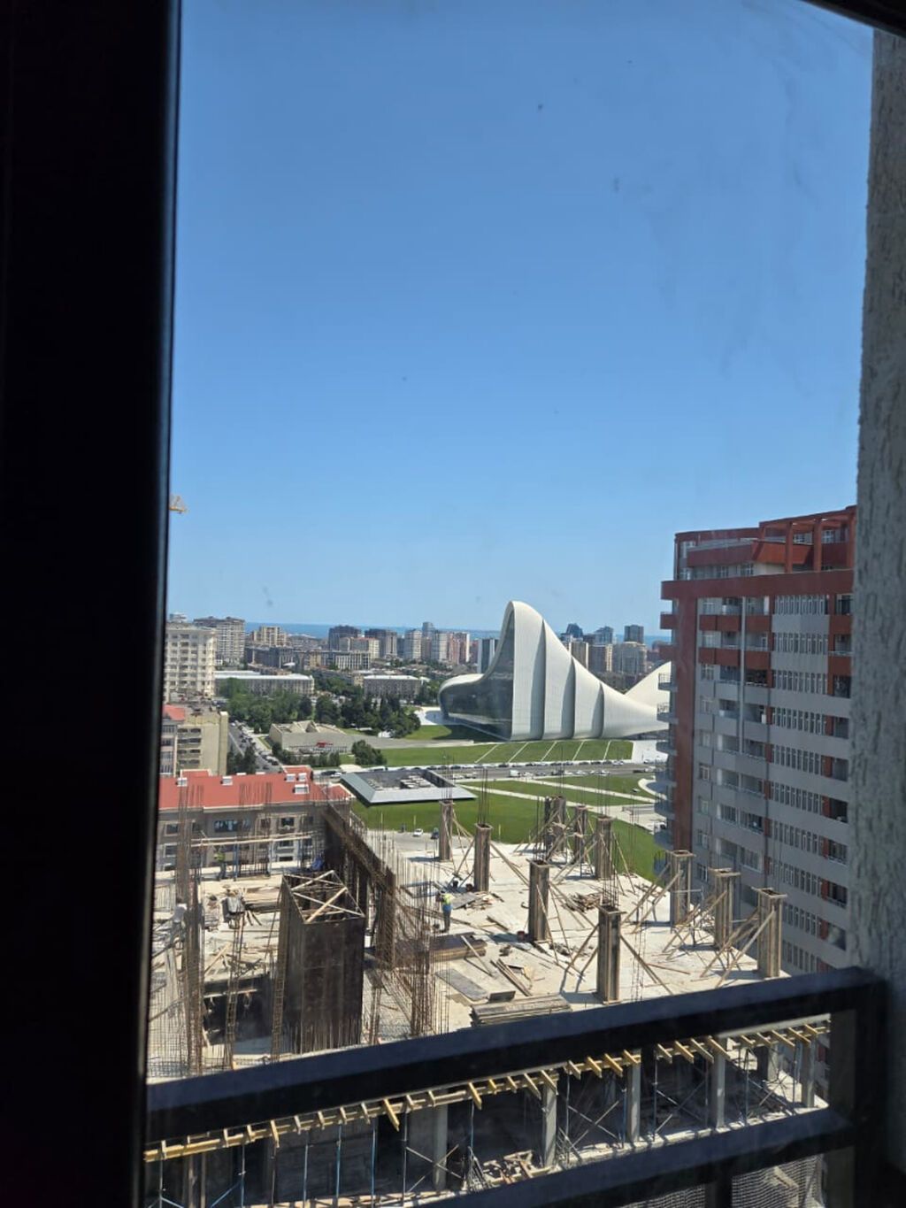 ✨ **WHITE STONE TOWERS-DƏ LÜKS 2 OTAQLI MƏNZİL KİRAYƏ VERİLİR** 🏡 **2