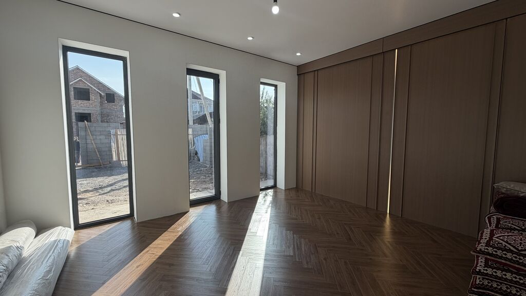 3 комнаты, 130 м², 4 соток, Бишкек, Ак-Ордо ж/м Риэлтор: фото 3