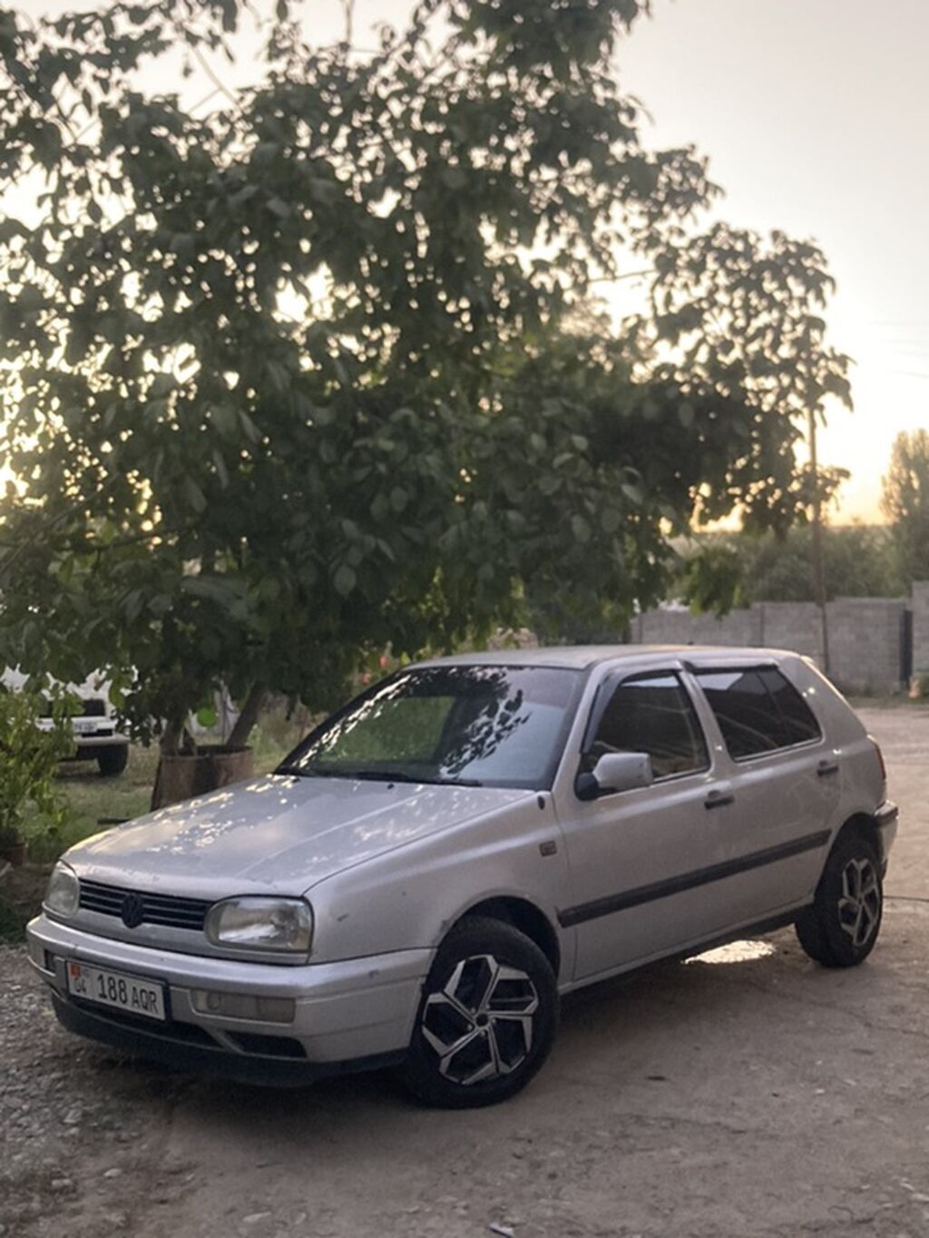 Volkswagen Golf: 1994 г., 1.6 л, Механика, Хэтчбэк: фото 4