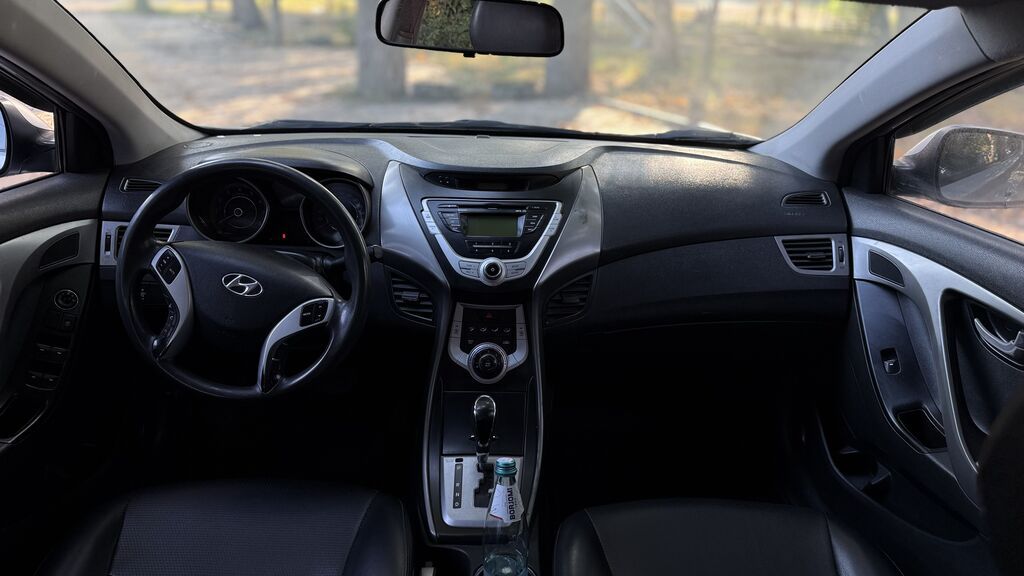 Hyundai Avante: 2011 г., 1.6 л, Автомат, Бензин, Седан: фото 6