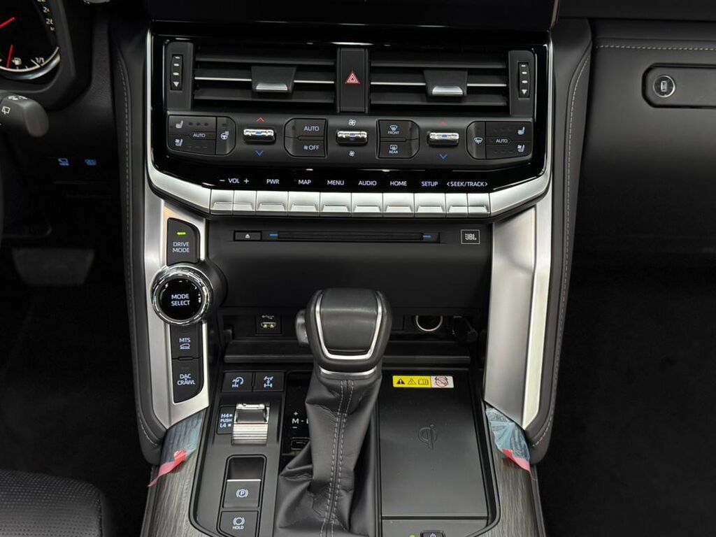 Toyota Land Cruiser: 2024 г., 3.5 л, Автомат, Бензин, Внедорожник — фото 8
