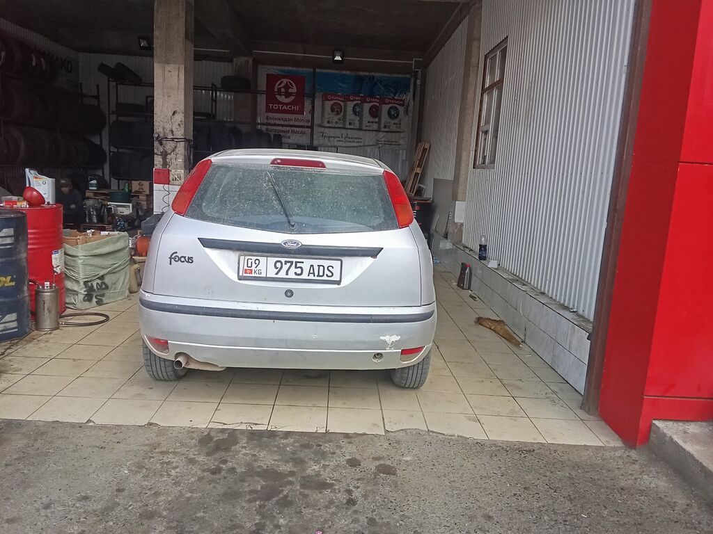Ford Focus: 2002 г., 1.6 л, Механика, Бензин, Хэтчбэк: фото 1